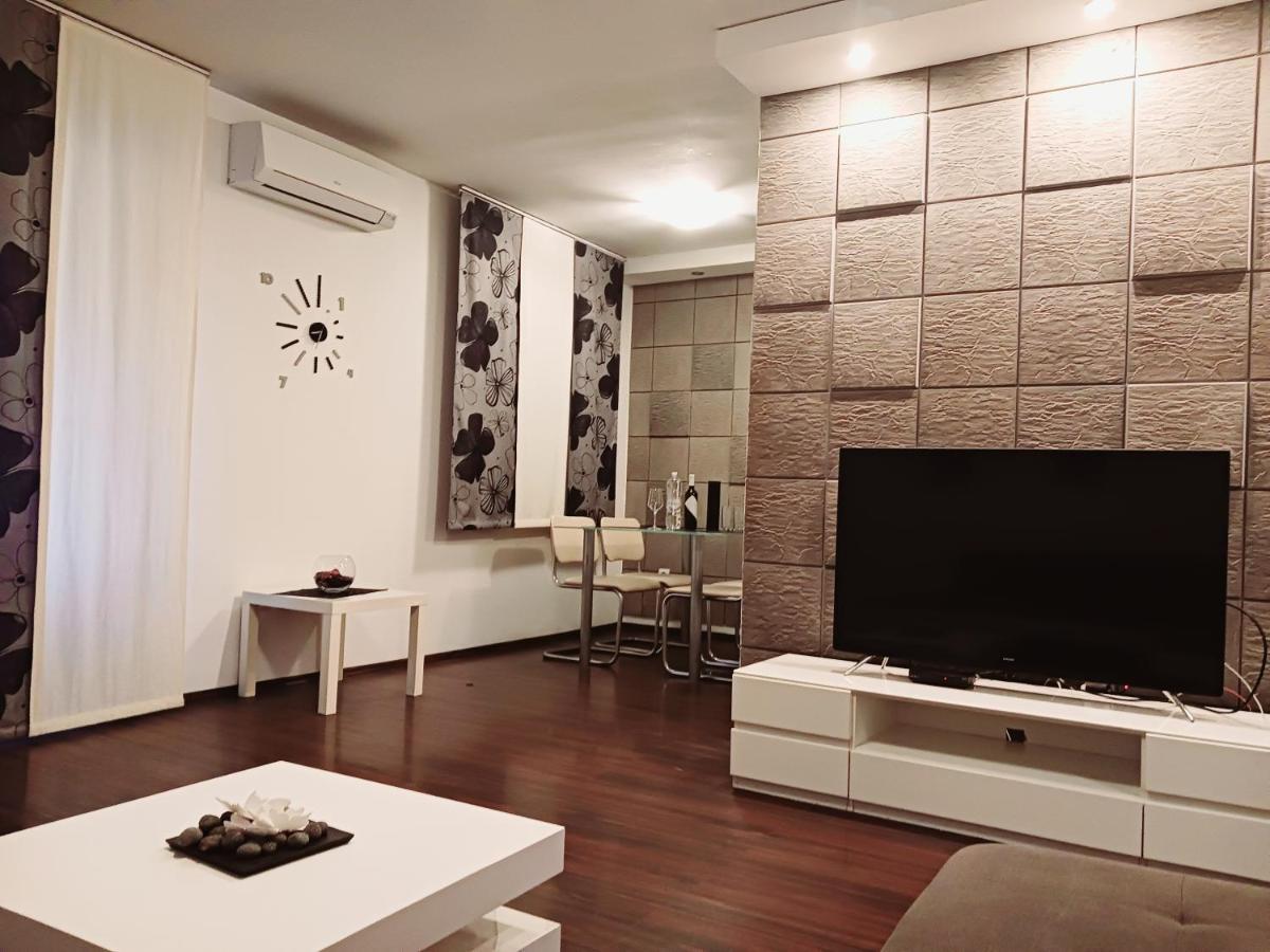 Familyhouse Apartment Пула Екстериор снимка